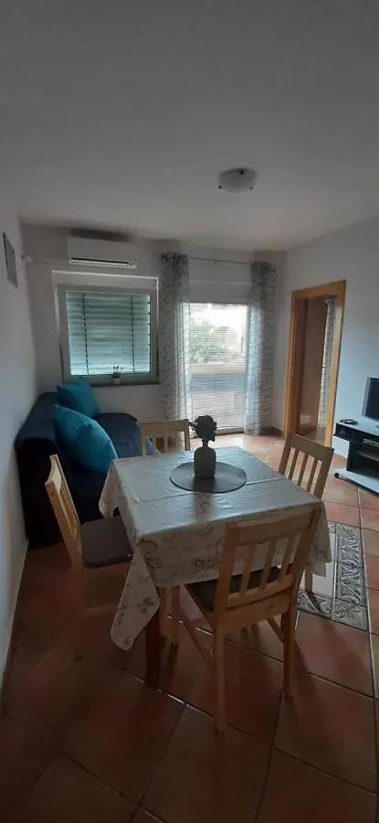 Villa Dobra Family Apartments Vir